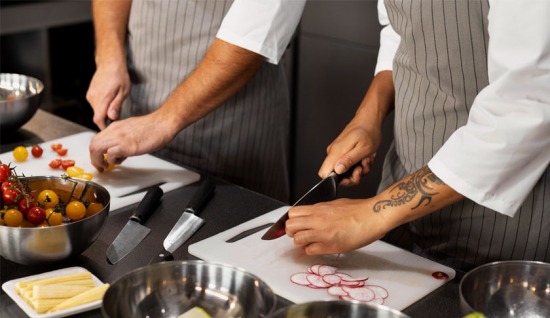 Catering Hizmetlerinde Mutfak Düzeni ve Verimli Çalışma Prensipleri